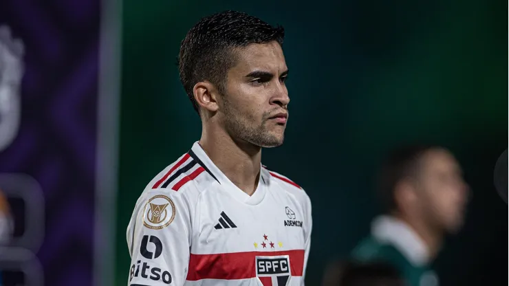 Nestor, jogador do São Paulo.
