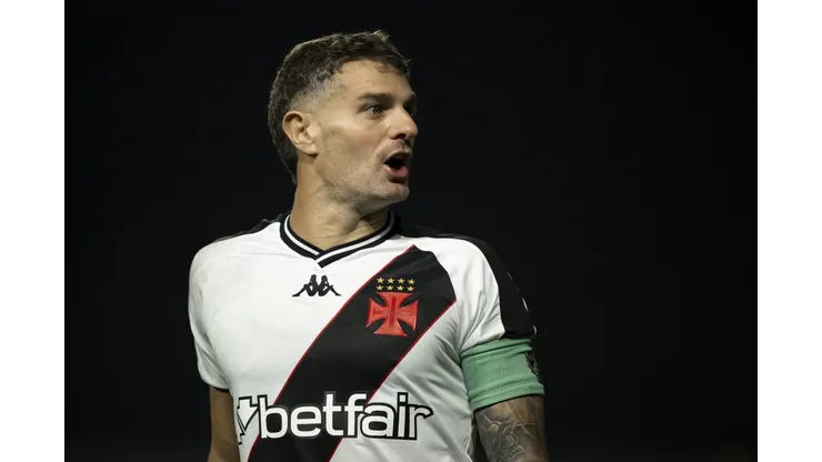 Vegetti durante confronto contra o Botafogo no Campeonato Brasileiro 2024.