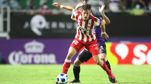 Grêmio analisa contratação de atacante que está na Arábia Saudita (Photo by Sergio Mejia/Getty Images)