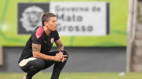 Thiago Carpini só poderá contar com o jogador em 2025 – Foto: Gil Gomes/AGIF
