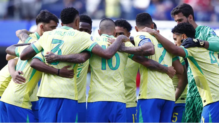 Seleção Brasileira vai em bsuca de sua primeira vitória na competição.
