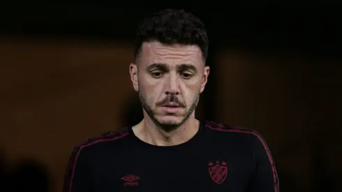 Sport analisa e ao menos três jogadores devem ser contratados (Imagem: Rafael Vieira/AGIF)