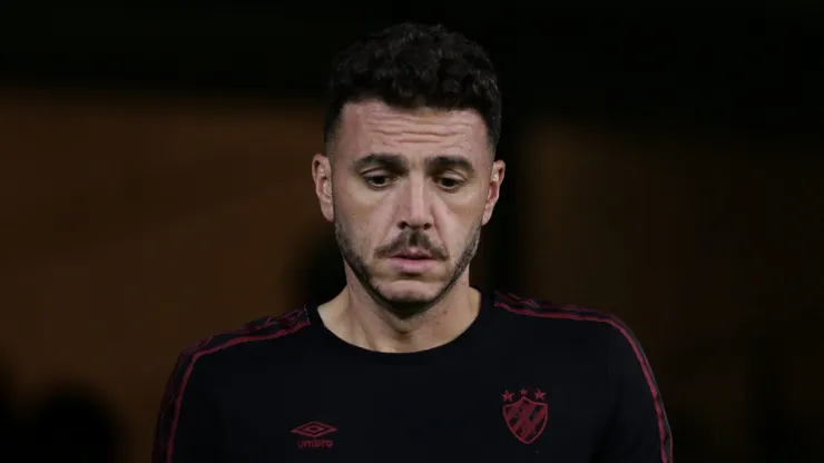 Sport analisa e ao menos três jogadores devem ser contratados (Imagem: Rafael Vieira/AGIF)