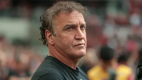 Cuca técnico do Athletico-PR durante partida contra o Flamengo no estádio Arena da Baixada pelo campeonato Brasileiro A 2024. Treinador foi cotado pelo Vasco, porém, não vai assumir o clube
