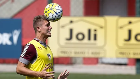 Lyanco é cria da base do São Paulo – Foto: Marcello Zambrana/AGIF