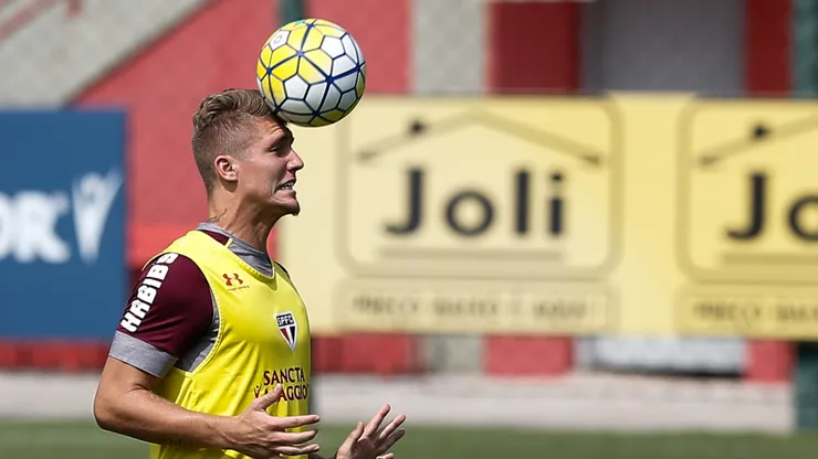 Lyanco é cria da base do São Paulo - Foto: Marcello Zambrana/AGIF