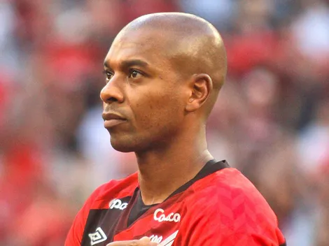 Fernandinho 'surpreende' com opinião no Athletico-PR