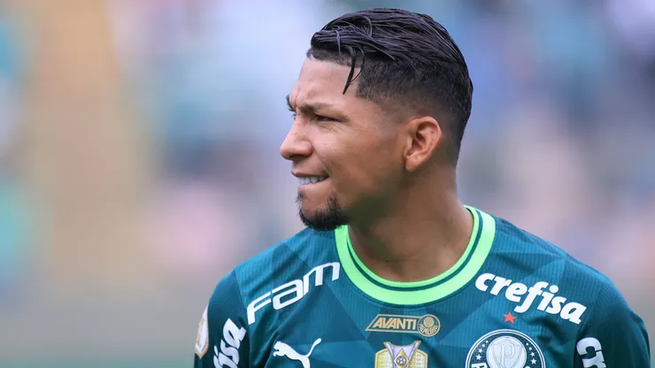 Rony jogador do Palmeiras durante partida contra o Santos no estadio Arena Barueri pelo campeonato Brasileiro A 2023.