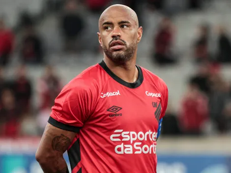 Thiago Heleno dispara contra Cuca por saída do Athletico-PR