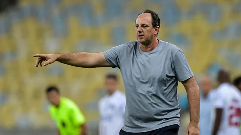 Rogério Ceni é o maior goleiro artilheiro de todos os tempos - Foto: Thiago Ribeiro/AGIF