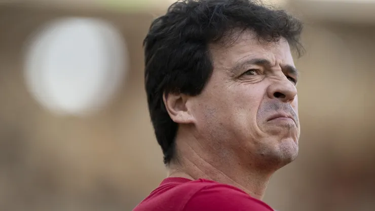 Fernando Diniz técnico do Fluminense durante partida contra o Flamengo no estádio Maracanã pelo campeonato Brasileiro A 2024. Foto: Jorge Rodrigues/AGIF