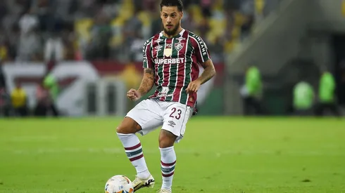 Jogador do Flu em ação no Maracanã (A.PAES / Alamy Stock Photo)