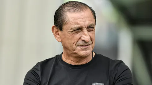 Ramon Diaz tecnico do Vasco durante partida contra o Gremio no estadio Sao Januario pelo campeonato Brasileiro A 2024. Comandante argentino foi pedido pela torcida paranaense.