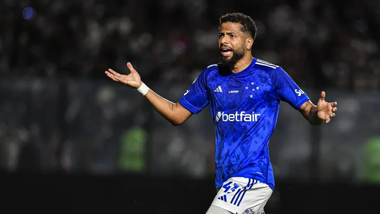 Seabra poderá contar com o defensor em breve.
