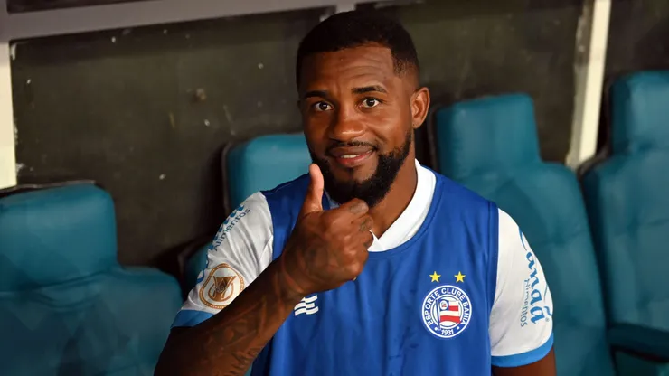 Sport abre negociações com Cicinho, do Bahia (Imagem: Walmir Cirne/AGIF)