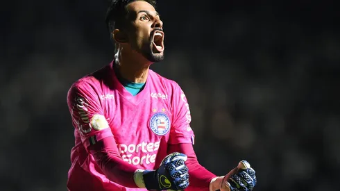 Goleiro Marcos Felipe comemora vitória do Bahia (A.PAES / Alamy Stock Photo)