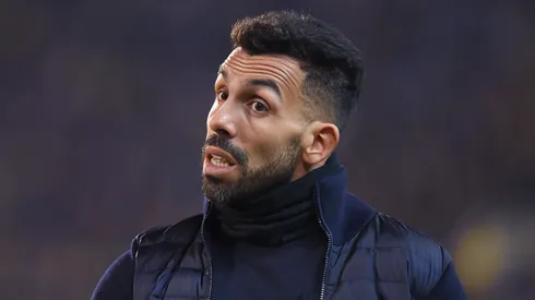 Carlos Tevez coach of Rosario Central gestures during a match between Rosario Central and Gimnasia y Esgrima La Plata as part Liga Profesional 2022 at Estadio Gigante de Arroyito on June 24, 2022 in Rosario, Argentina.