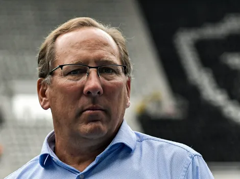 Textor acerta saída de zagueiro do Botafogo rumo a Portugal