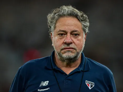 Júlio Casares fala sobre possível contratação de Alex Sandro