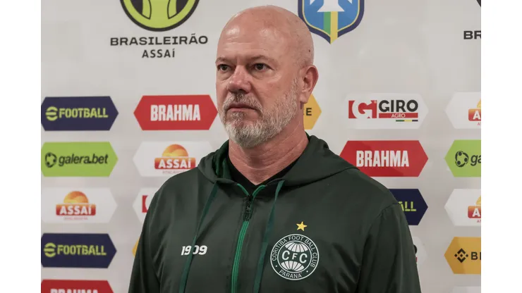 Zago durante confronto contrao Santos no Campeonato Brasileiro de 2023.
