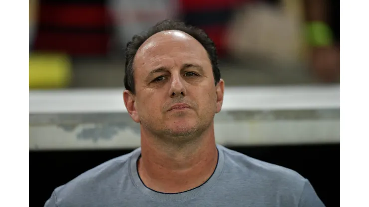 Rogério Ceni durante confronto contra o Flamengo no Campeonato Brasileiro de 2024.