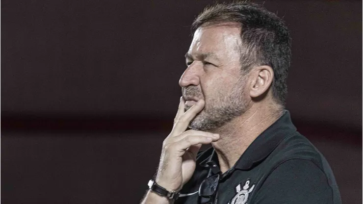 Augusto Melo presidente do Corinthians durante partida contra o Atletico-GO no estadio Antonio Accioly pelo campeonato Brasileiro A 2024.