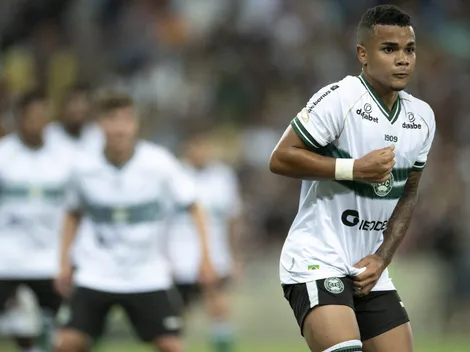 Coritiba se reúne e encaminha retorno de atacante