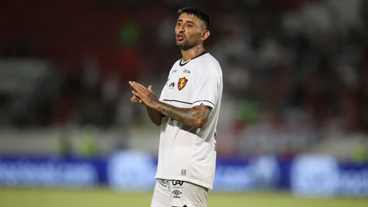 Alan Ruiz pode estar perto de deixar o Leão da Ilha.