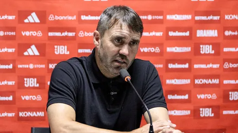 Eduardo Coudet respondeu perguntas após vitória sobre o Corinthians – Foto: Robson Mafra/AGIF