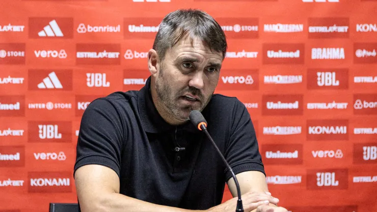 Eduardo Coudet respondeu perguntas após vitória sobre o Corinthians - Foto: Robson Mafra/AGIF