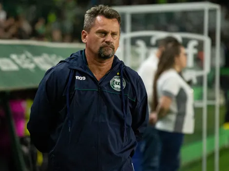 Fábio Matias celebra vitória em Coritiba x América-MG
