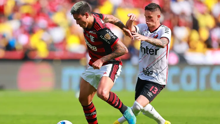 Khellven entra na mira do Flamengo (Photo by Hector Vivas/Getty Images)