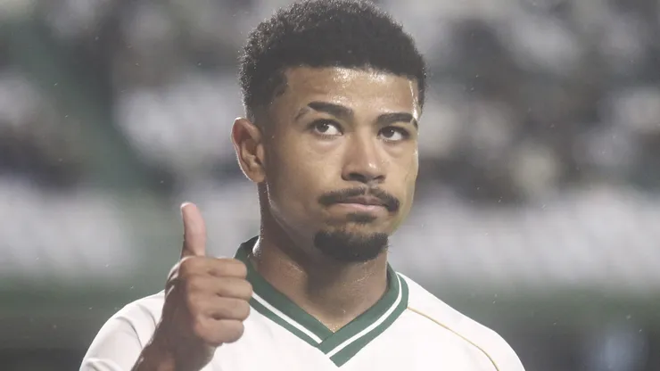 Lucas Ronier jogador do Coritiba durante partida contra o Guarani no estádio Couto Pereira pelo campeonato Brasileiro B 2024. Foto: Gabriel Rosa Machado/AGIF