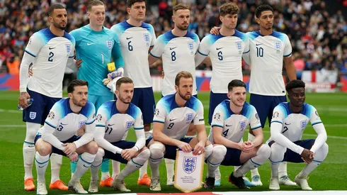 Uma foto de grupo da seleção inglesa antes da partida de qualificação do Grupo C da UEFA Euro 2024 (PA Images / Alamy Stock Photo)