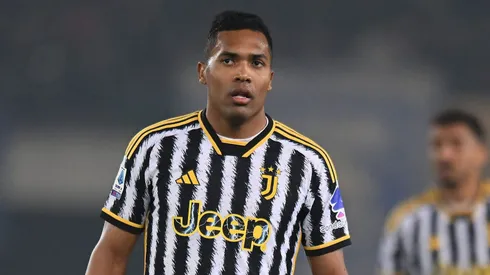 Alex Sandro durante partida com o Juventus, clube com o qual rescindiu recentemente.