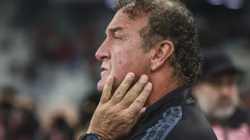 PR – CURITIBA – 15/05/2024 – COPA SUL-AMERICANA 2024, ATHLETICO-PR X DANUBIO – Cuca tecnico do Athletico-PR durante partida contra o Danubio no estadio Arena da Baixada pelo campeonato Copa Sul-Americana 2024. Foto: Gabriel Rosa Machado/AGIF