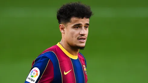 Philippe Coutinho of FC Barcelona looks on during the La Liga Santander match between FC Barcelona and C.A. Osasuna at Camp Nou on November 29, 2020 in Barcelona, Spain. Meio-campista é desejado pelo Glorioso