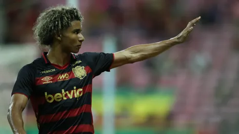 Pedro Lima tem chances de bater os R$ 61,35 milhões (na cotação atual), estabelecendo, de longe, a maior venda da história do futebol do Nordeste. Foto: Marlon Costa/AGIF