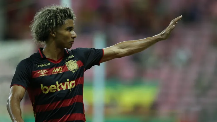 Pedro Lima tem chances de bater os R$ 61,35 milhões (na cotação atual), estabelecendo, de longe, a maior venda da história do futebol do Nordeste. Foto: Marlon Costa/AGIF