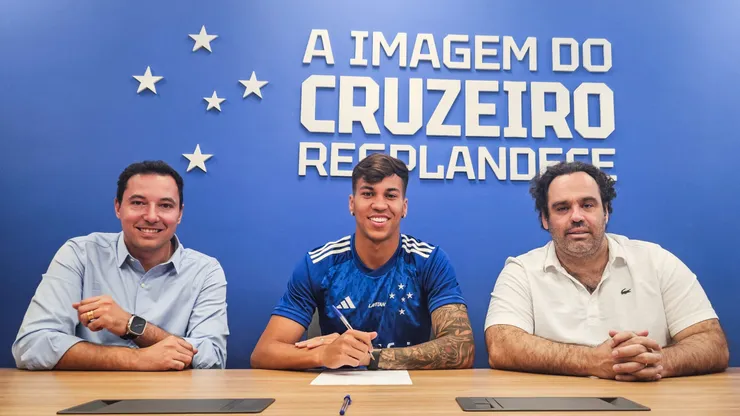 Cruzeiro anuncia Kaio Jorge