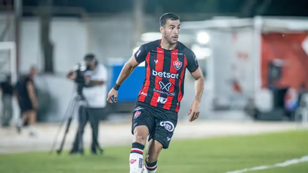 Rau Cáceres não joga faz tempo. Foto: Victor Ferreira / EC Vitória / Divulgação