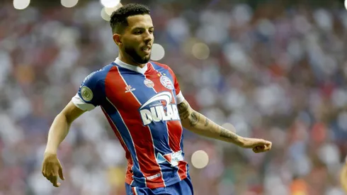 Flávio quando atuava pelo Bahia em 2019; Volante segue com futuro incerto
