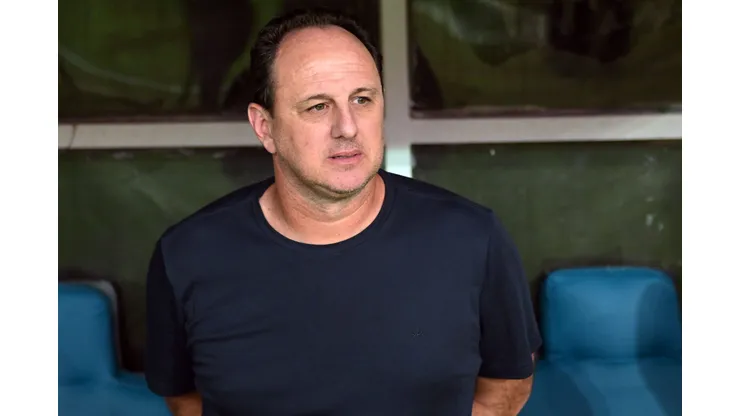 Rogério Ceni durante confronto contra o Fortaleza no Campeonato Brasileiro de 2024.