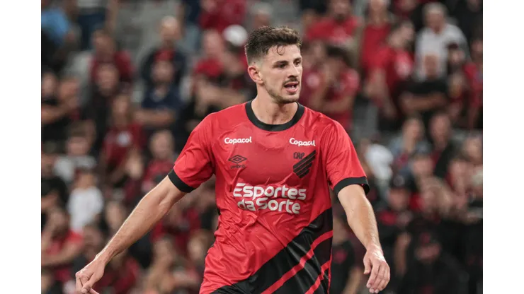 Di Yorio jogador do Athletico-PR durante partida contra o Operario no estadio Arena da Baixada pelo campeonato Paranaense 2024.