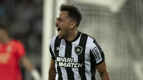 Eduardo comemorando gol pelo Botafogo