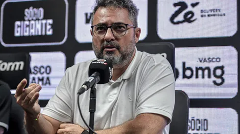 Alexandre Mattos em entrevista coletiva no Vasco. Diretor abriu o jogo sobre Matheus Henrique.