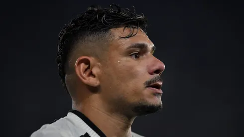 Tiquinho Soares jogador do Botafogo durante partida contra o Fluminense no estadio Engenhao pelo campeonato Brasileiro A 2024.