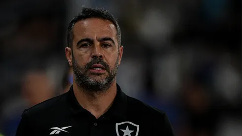 Artur Jorge vem fazendo um grande trabalho no Botafogo – Foto: Thiago Ribeiro/AGIF