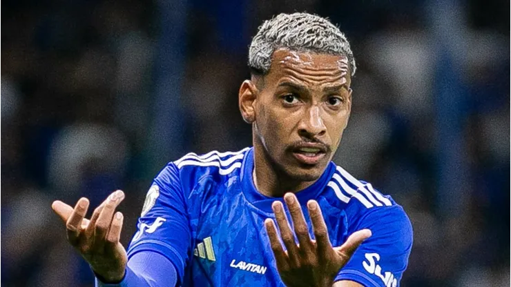 Matheus Pereira jogador do Cruzeiro durante partida contra o Cuiabá no estádio Mineirão pelo campeonato Brasileiro A 2024.