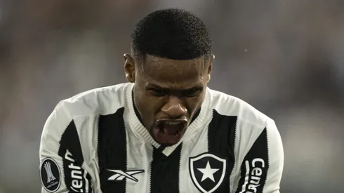 Junior Santos jogador do Botafogo comemora seu gol durante partida contra o LDU no estadio Engenhao pelo campeonato Copa Libertadores 2024.